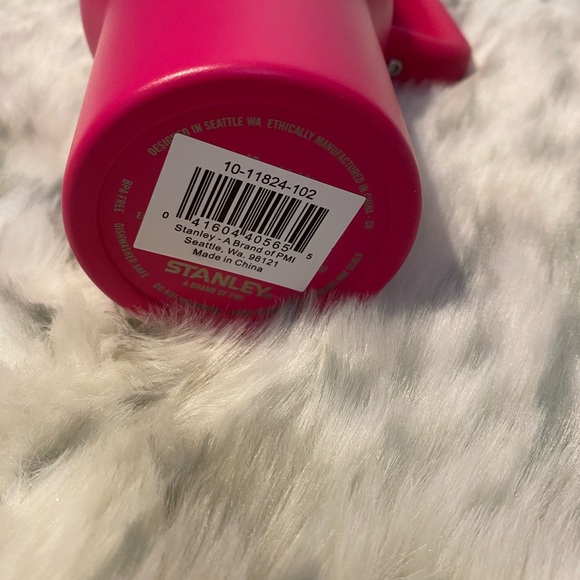 LIMITED EDITION Valentine’s Day Pink Stanley Thermos 40oz - Picture 3 of 9